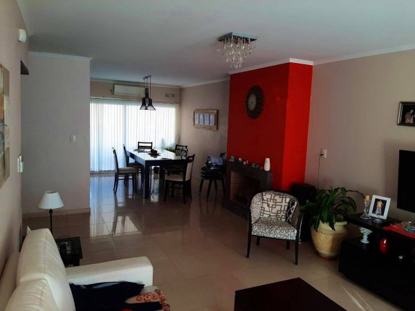 Casa en Crespo