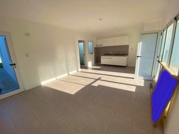 Venta de casa con diseño moderno