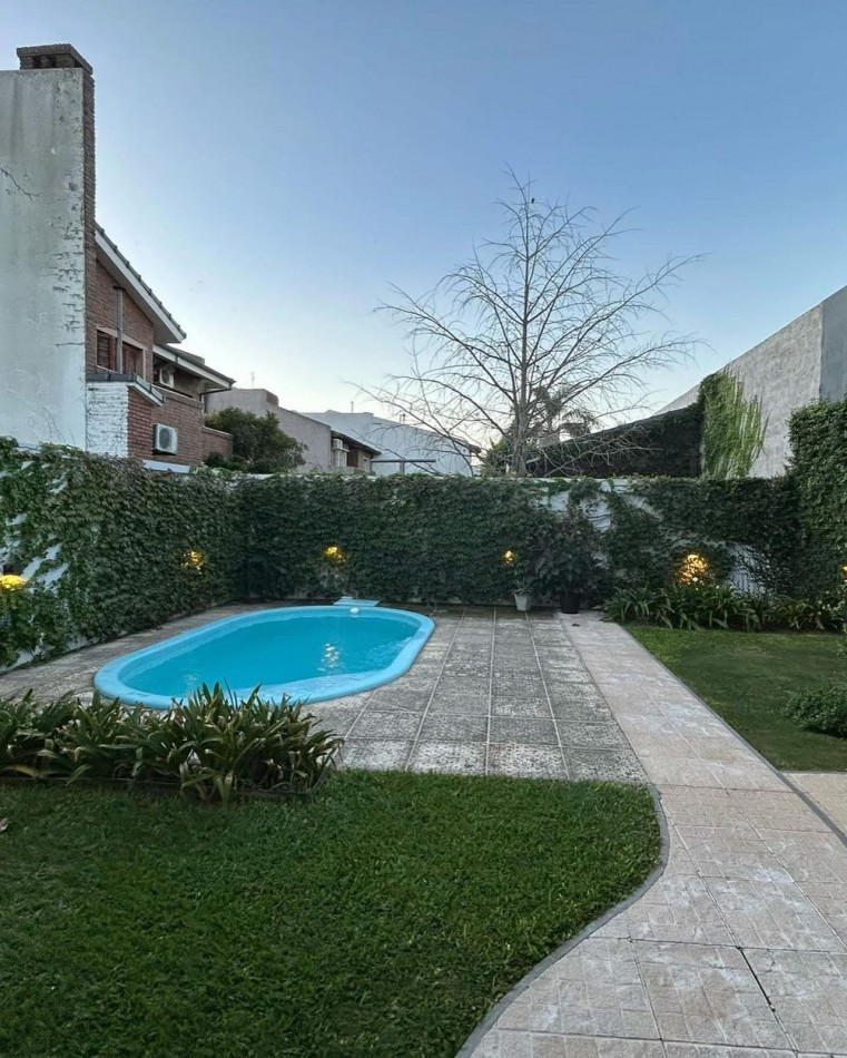 CASA EN CRESPO 