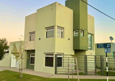 Moderna casa a la venta 